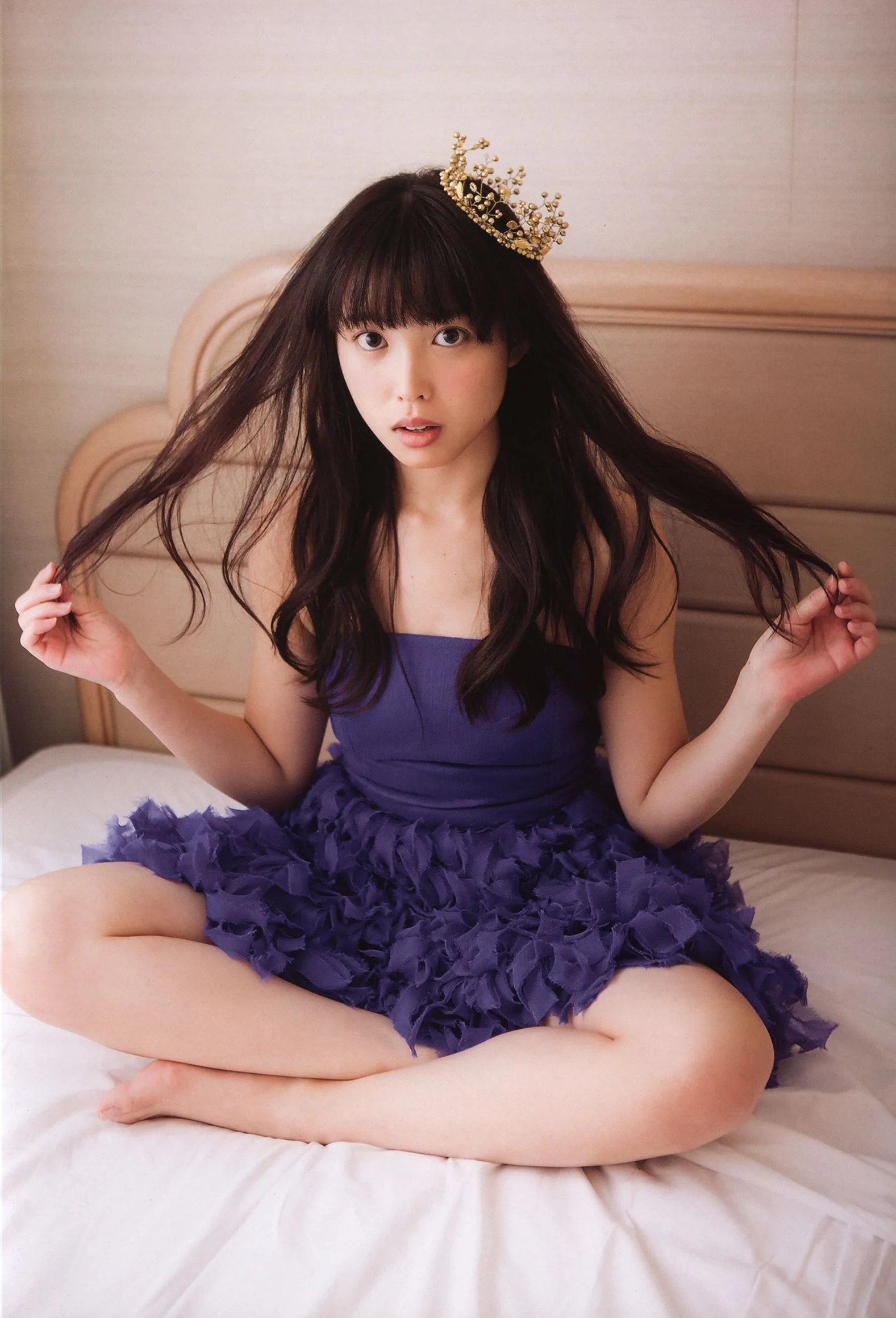 Saki Nakajima, thành viên nhóm ℃-ute, trong cuốn photobook "N20" của cô. - 37