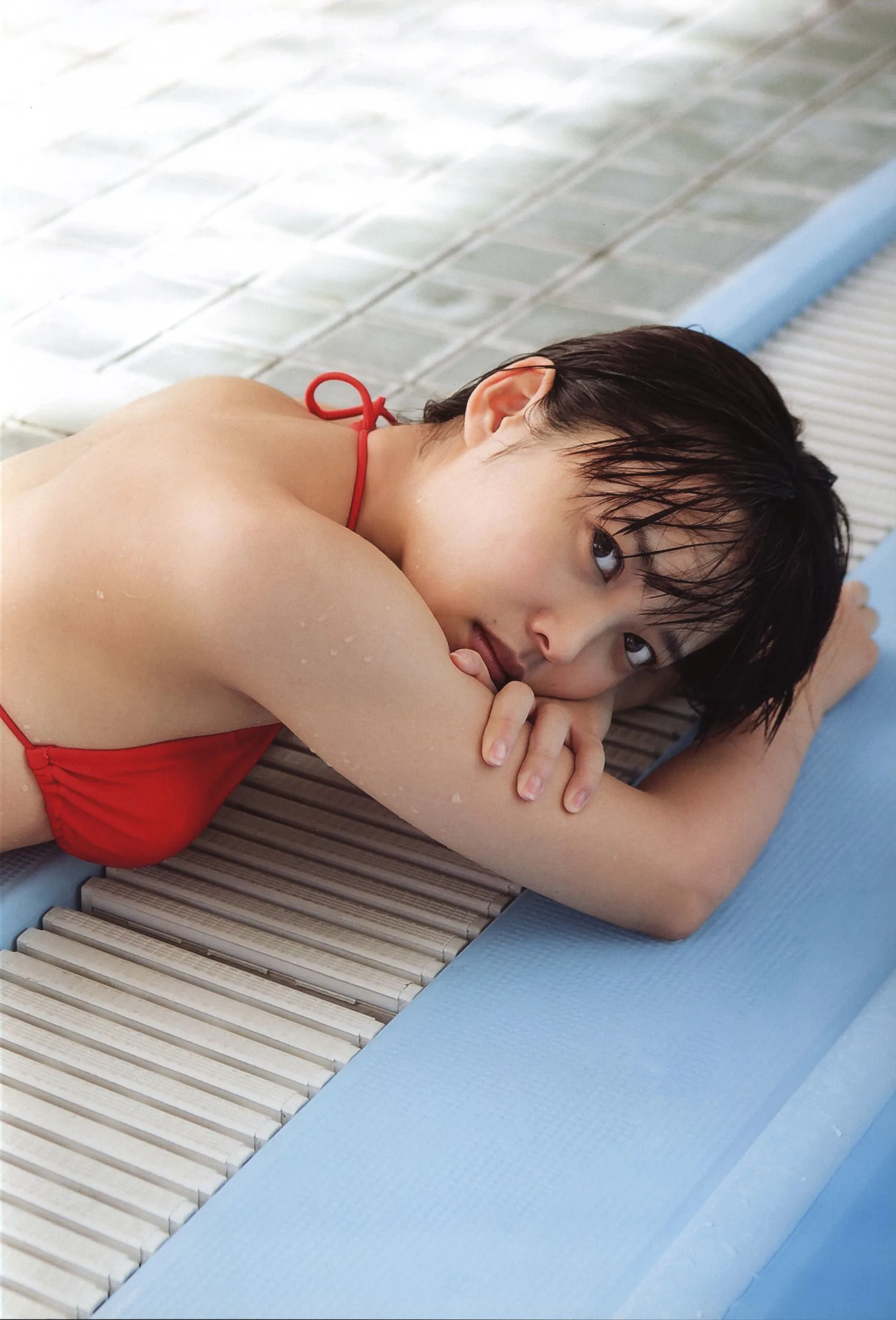 Saki Nakajima, thành viên nhóm ℃-ute, trong cuốn photobook "N20" của cô. - 29