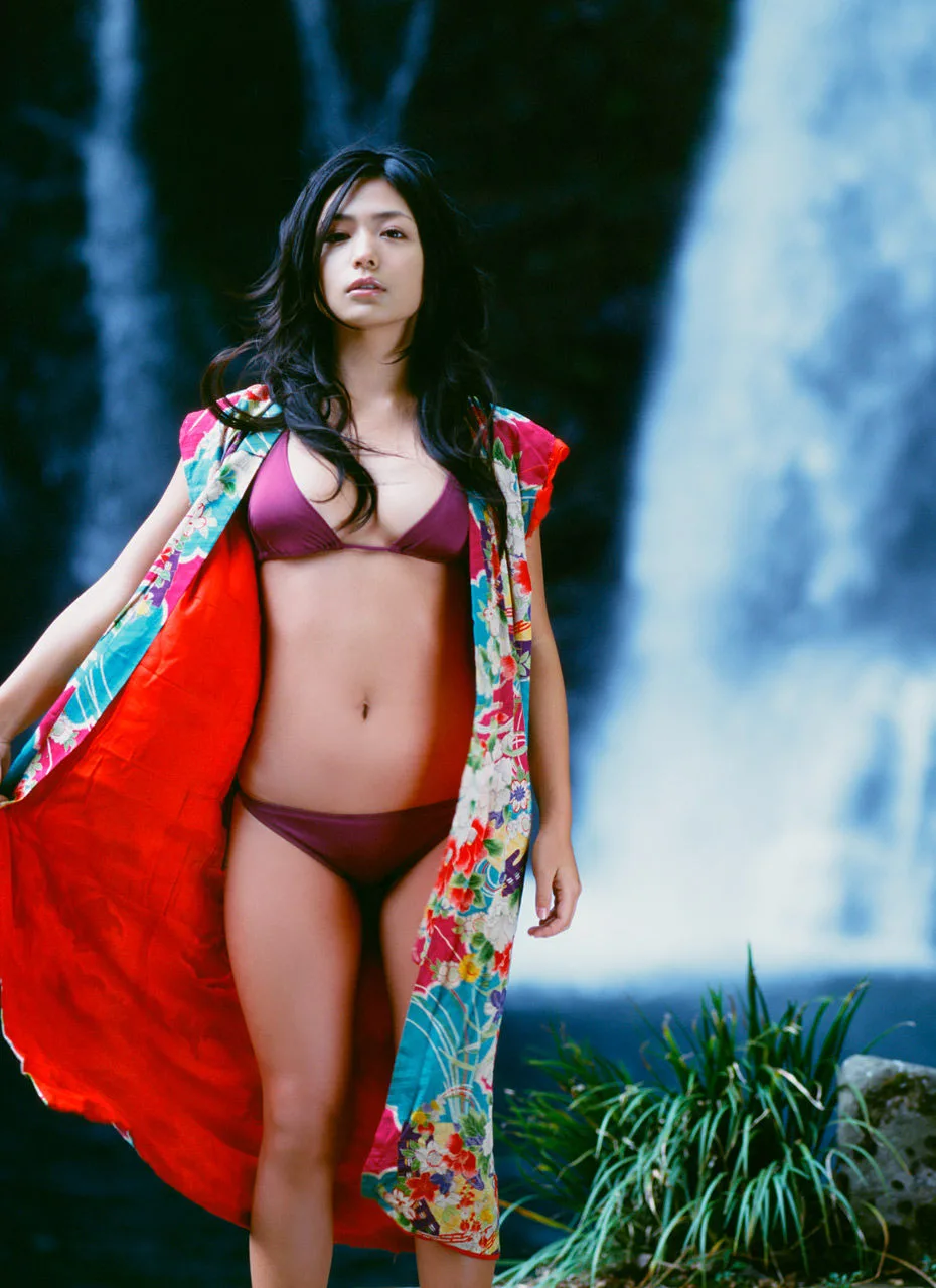 [Image.tv] Album ảnh "Quý cô áo đen" của Yuki Kawamura - 52