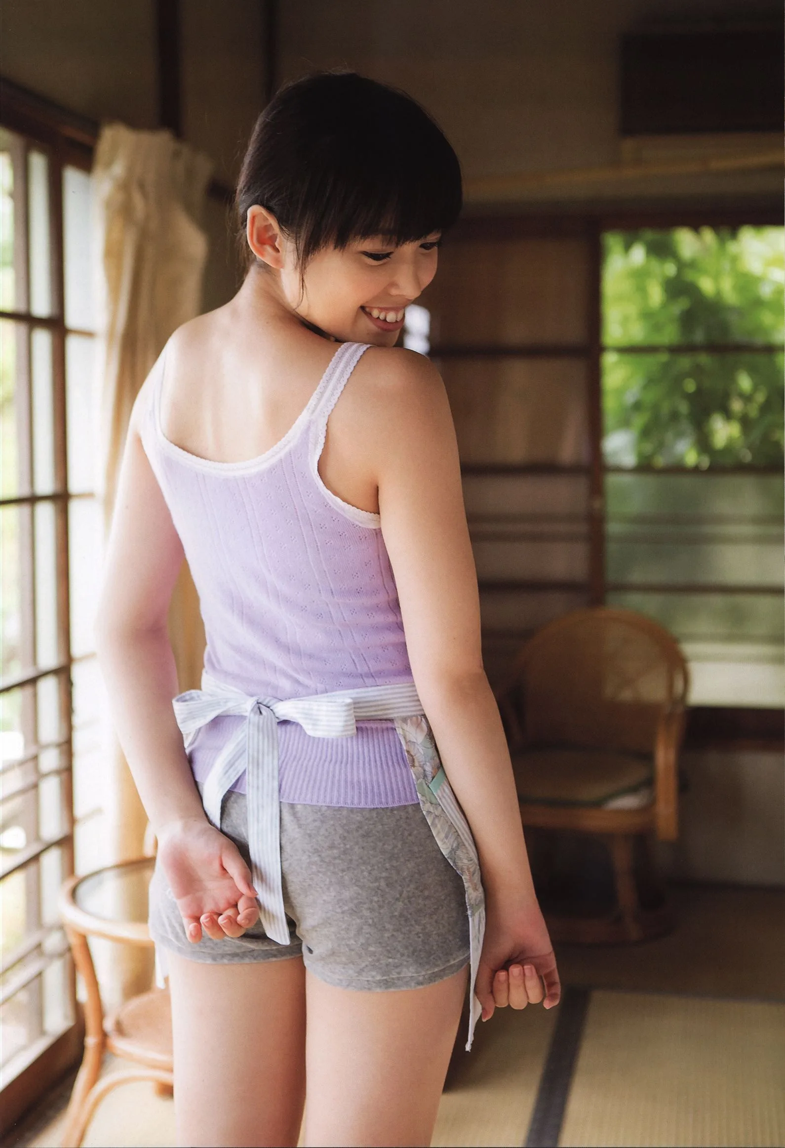 Saki Nakajima, thành viên nhóm ℃-ute, trong cuốn photobook "N20" của cô. - 17