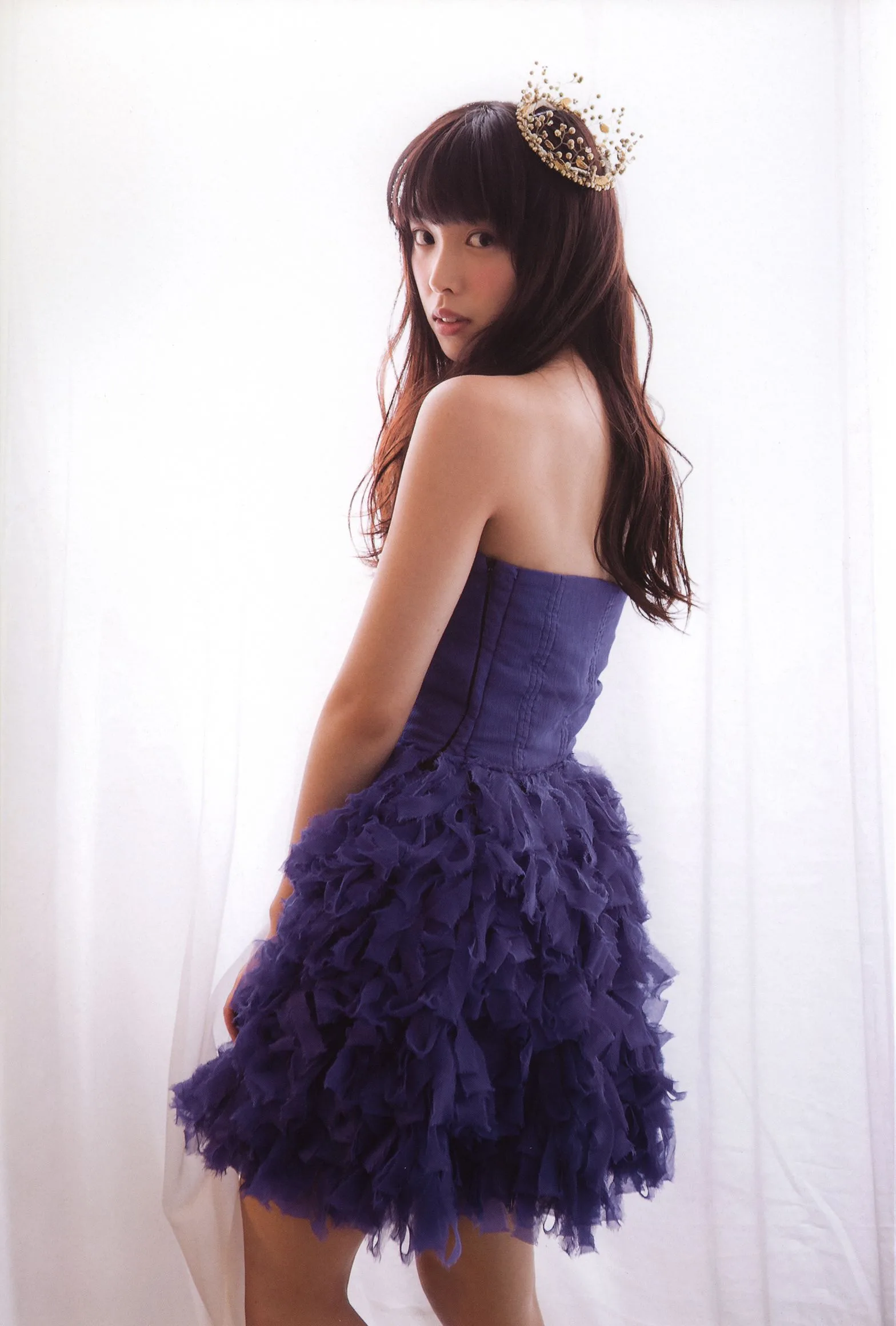 Saki Nakajima, thành viên nhóm ℃-ute, trong cuốn photobook "N20" của cô. - 38